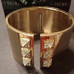 Victorias Secret Scandalous Gold Tone Rhinestone Hinged Cuff Bangle Bracelet